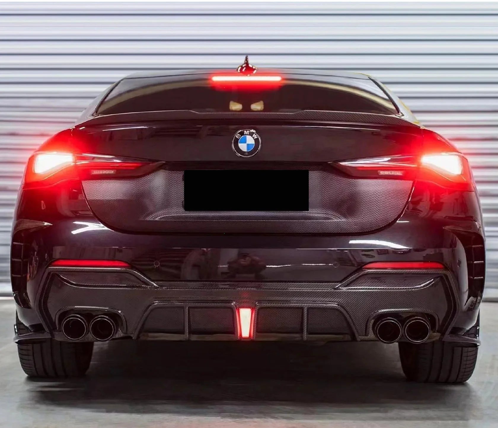 Carbon Fiber Rear Diffuser with Brake Light - BMW G22/G23 4 Series.