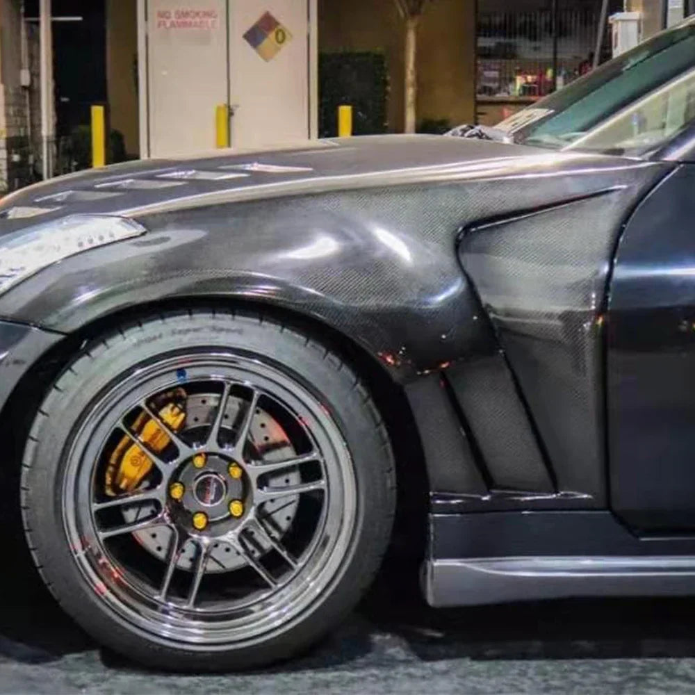Carbon Fiber Front Fender Replacement Set - Nissan Z33 350Z.