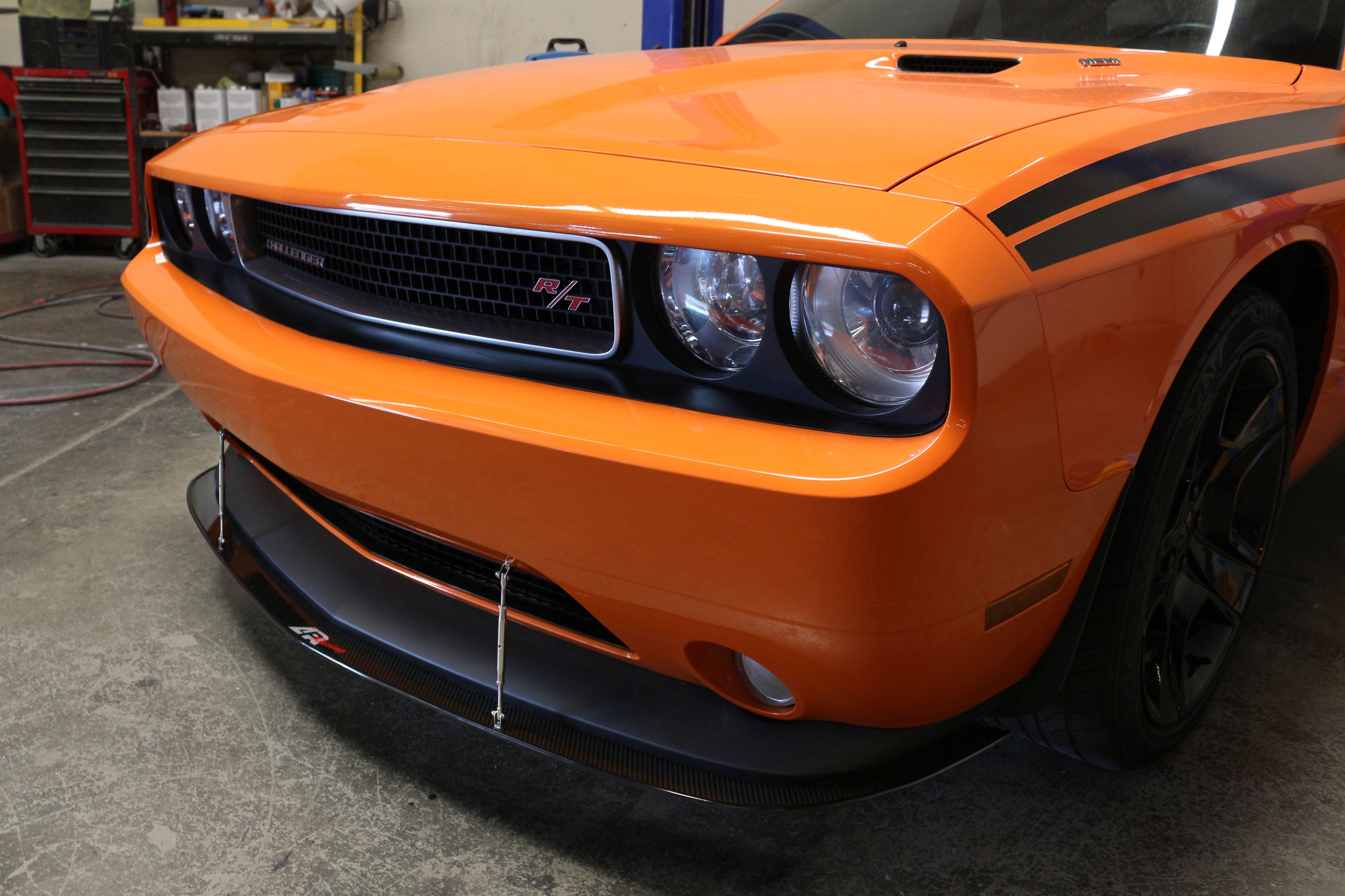 dodge-challenger-rt-sxt-front-wind-splitter-2011-2014