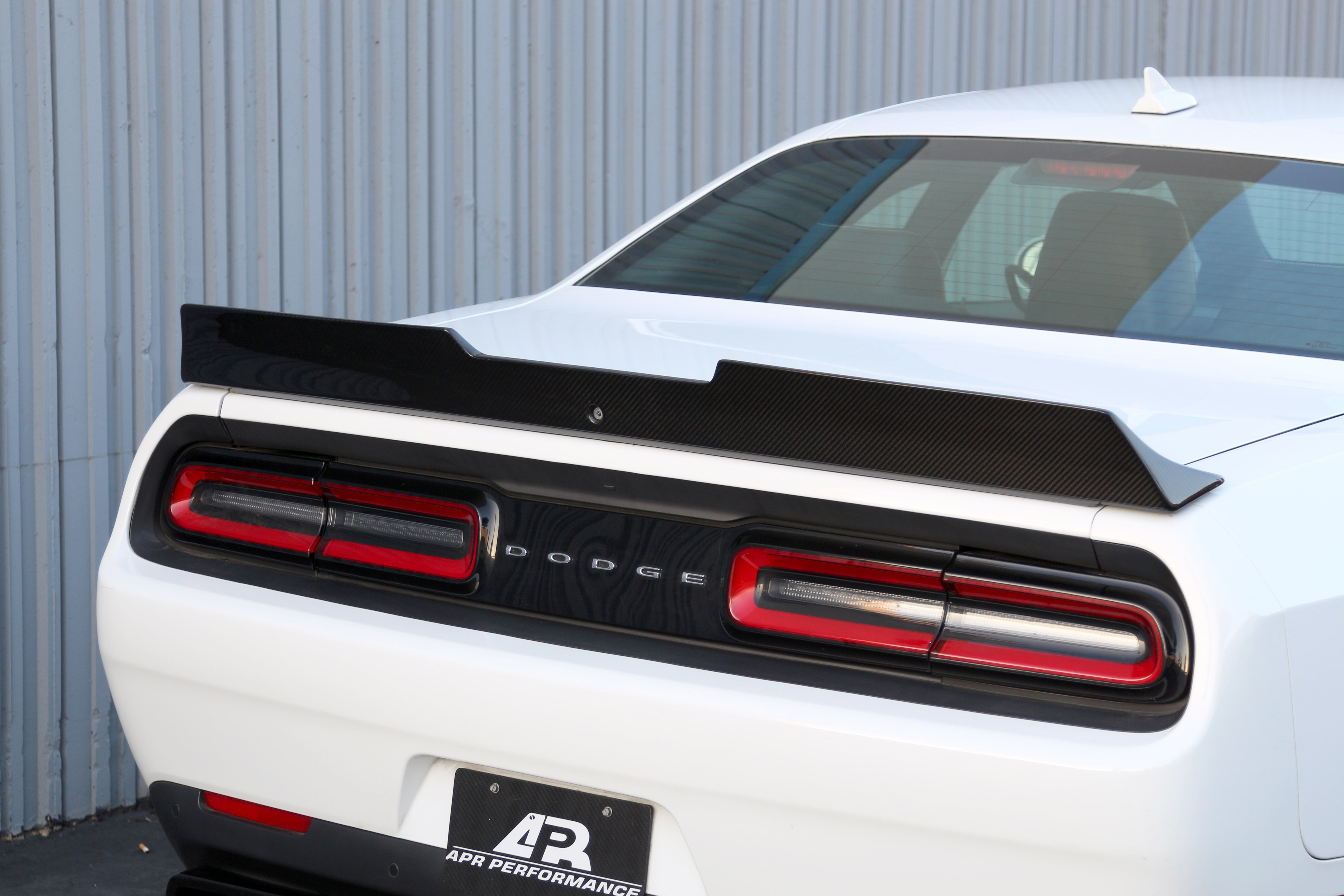 dodge-challenger-hellcat-aerodynamic-kit-2015-2023