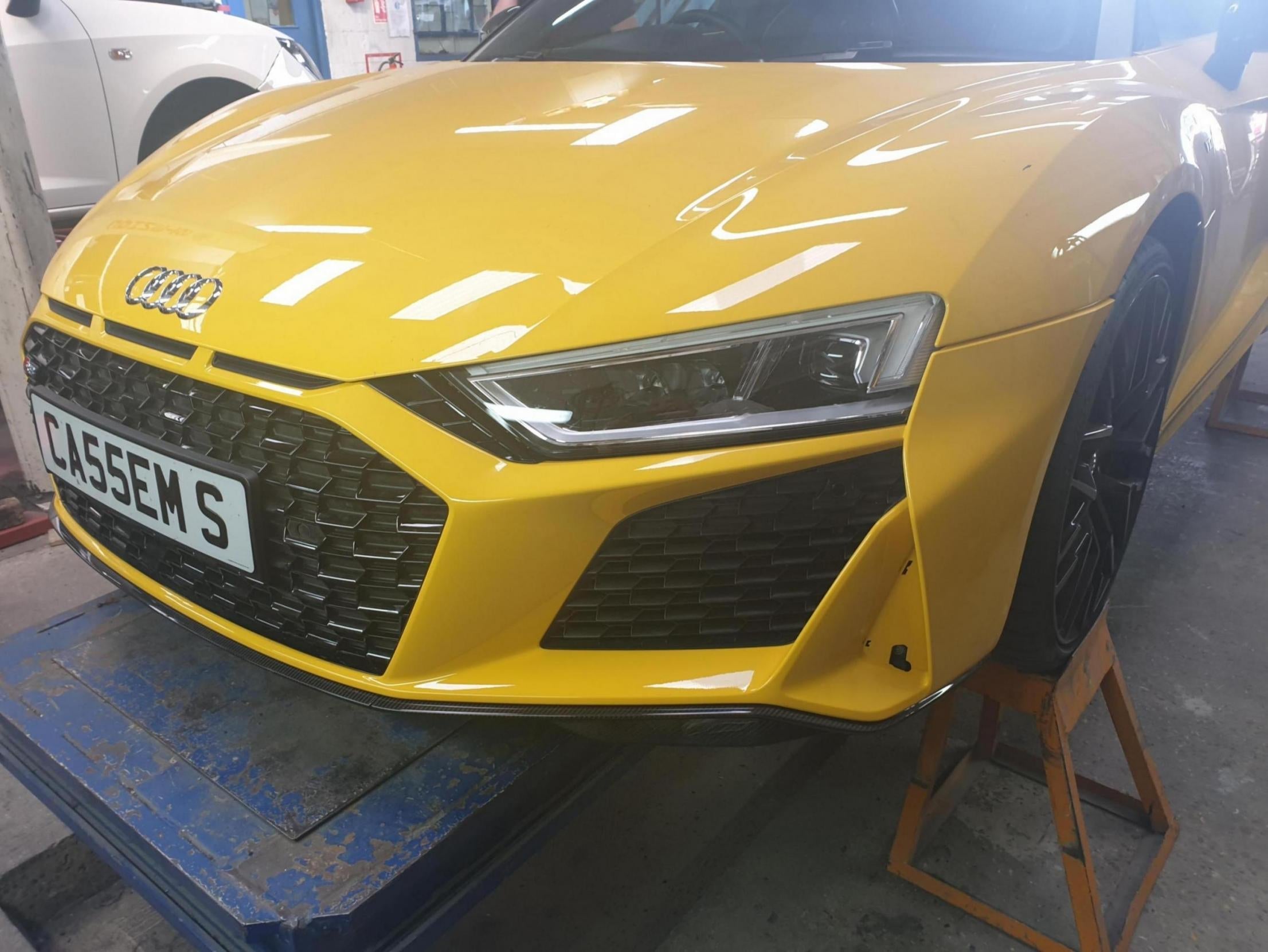 Face Lift Full Conversion Kit  2017-2018 to 2019-2023 - Audi R8 Gen 2 2017-2018.