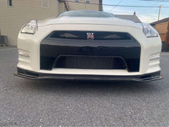 CARBON FIBER FRONT BUMPER LIP FOR NISSAN R35 GTR.