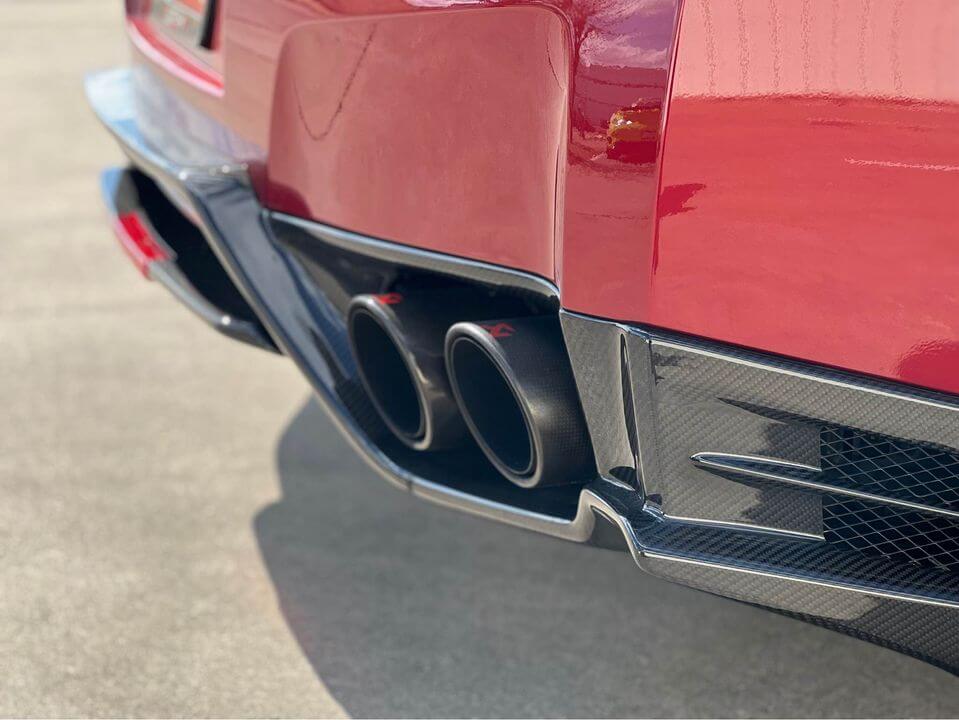 TS-Style Carbon Fiber Rear Diffuser W/BrakeLight - Nissan GTR R35.