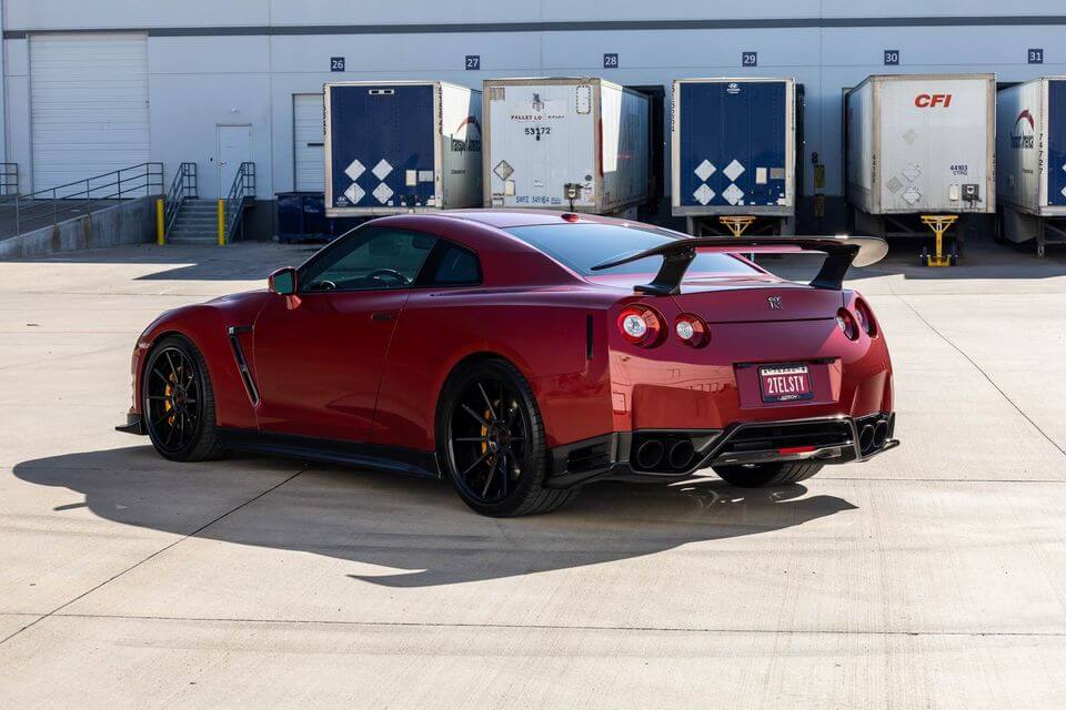 TS-Style Carbon Fiber Rear Diffuser W/BrakeLight - Nissan GTR R35.