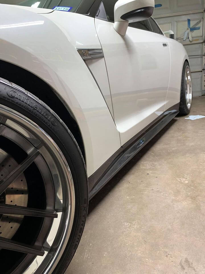 Carbon Fiber Side Skirts - Nissan R35 GTR.