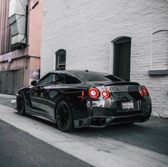 Carbon Fiber Side Skirts - Nissan R35 GTR.