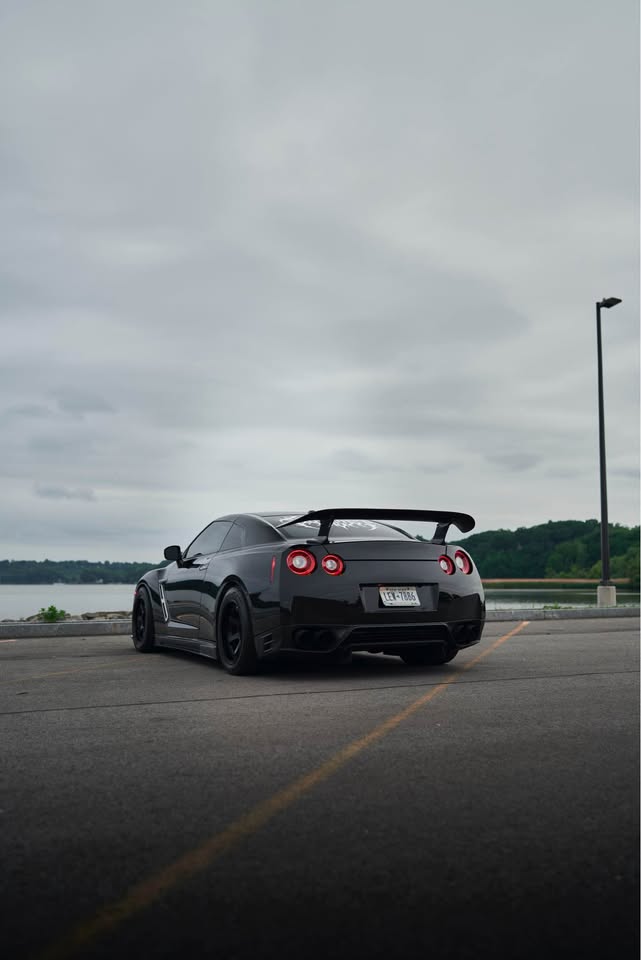 Carbon Fiber Rear Trunk Spoiler Wing - 08-16 Nissan GTR R35.
