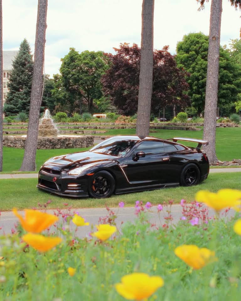 Carbon Fiber Rear Trunk Spoiler Wing - 08-16 Nissan GTR R35.
