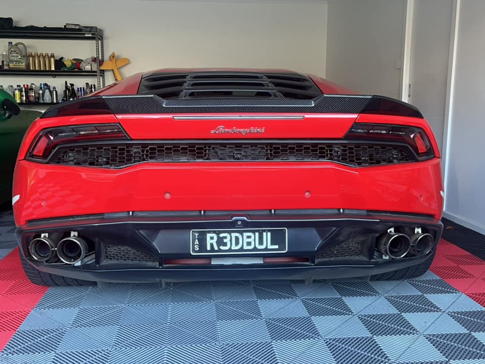 Lamborghini Huracan Carbon Fiber duckbill Spoiler.