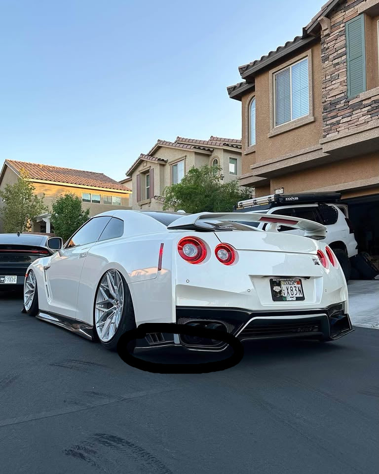 Carbon Fiber Rear diffuser Corner Spats - Nissan GTR R35.