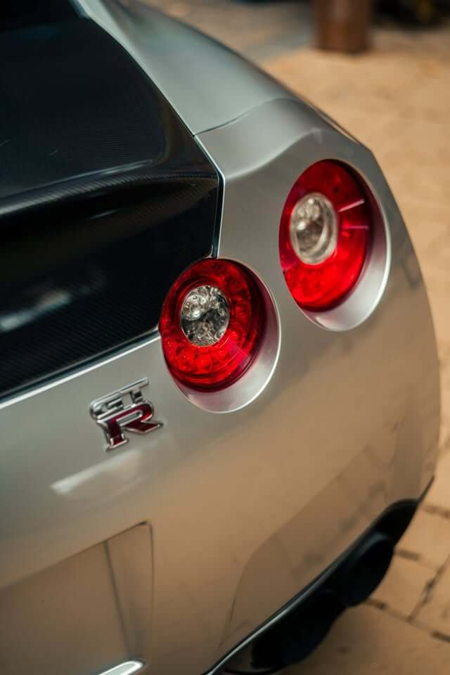 Carbon Fiber Duckbill Trunk - Nissan GTR R35.