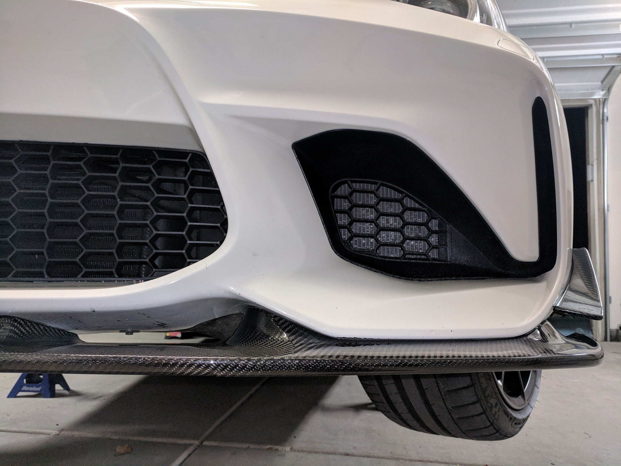 3D Design Style Carbon Fiber Front Lip - BMW F87 M2.