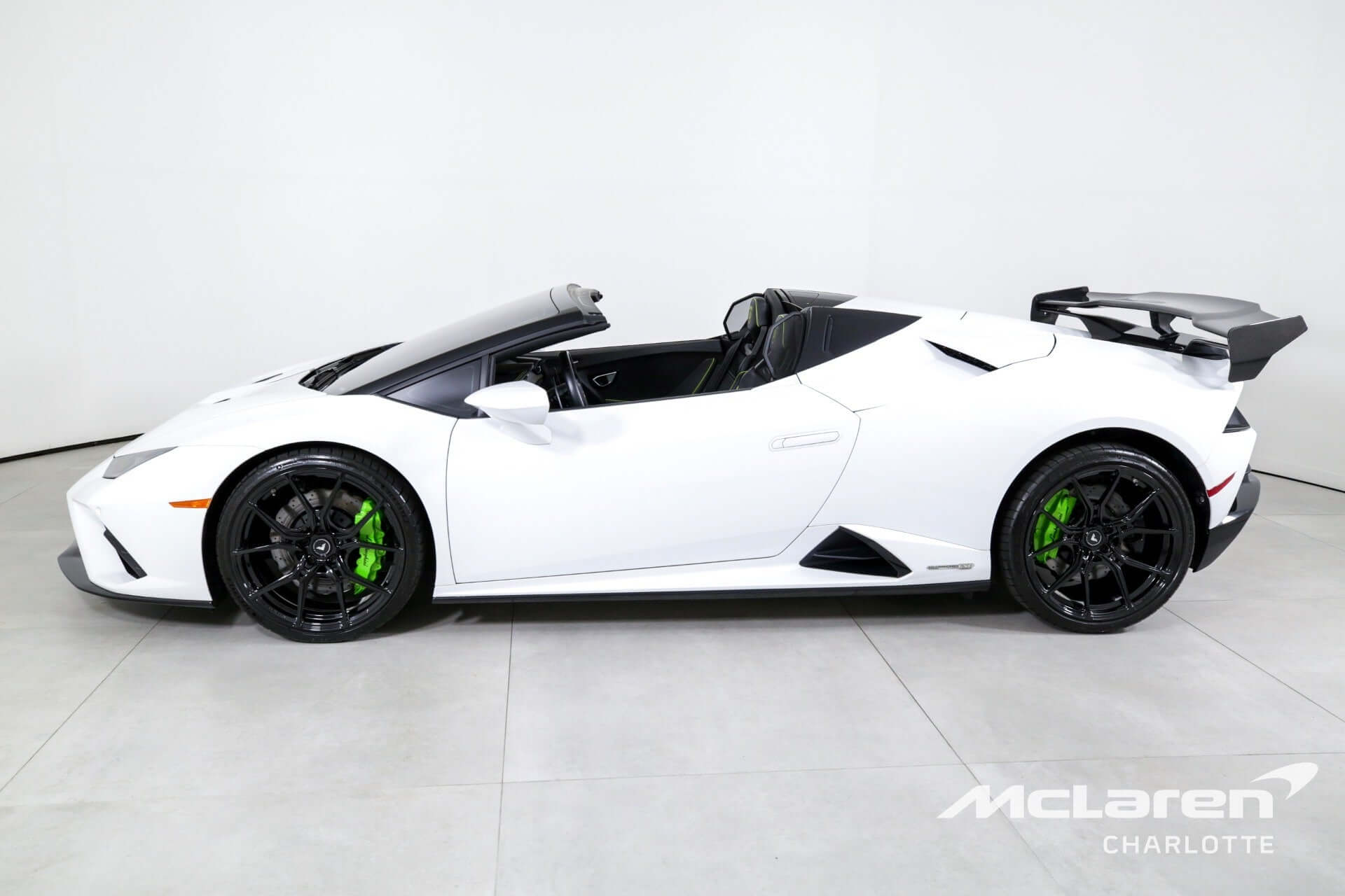 Carbon Fiber STO Wing With Base Panel - Lamborghini Huracan.