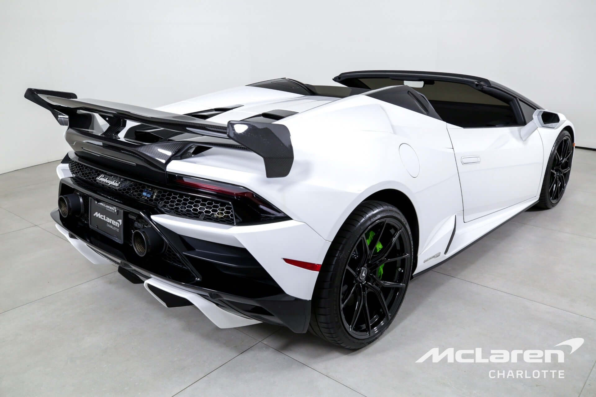 Carbon Fiber STO Wing With Base Panel - Lamborghini Huracan.
