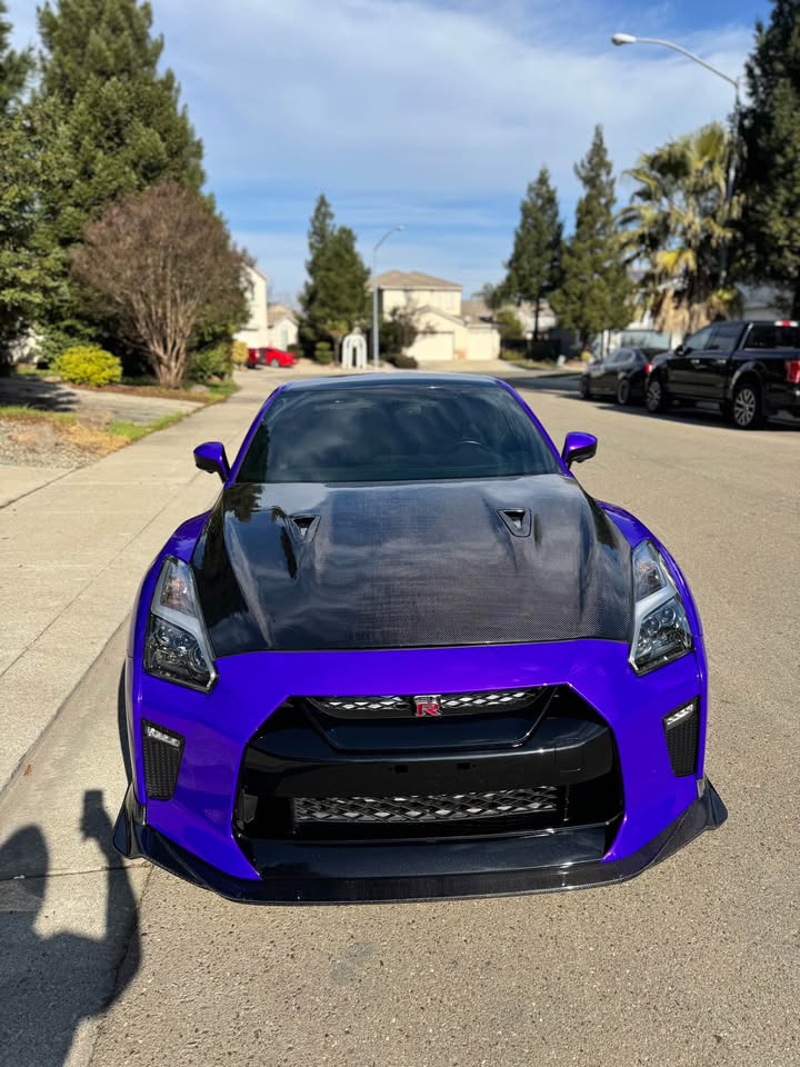 V Style Carbon Fiber Front Lip - Nissan GTR R35 2017-2021.