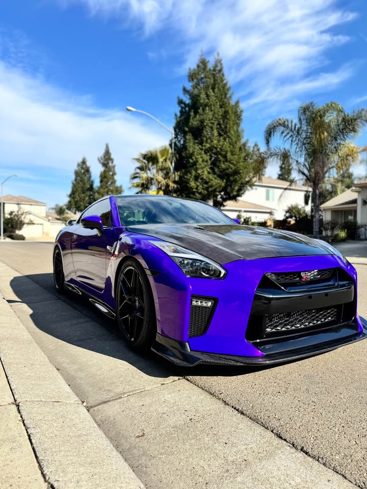 V Style Carbon Fiber Front Lip - Nissan GTR R35 2017-2021.
