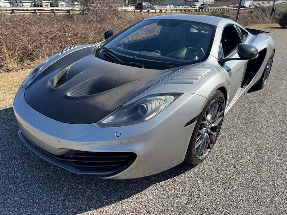 P1 Style Carbon Fiber Vented Hood Bonnet - McLaren 570s/570GT/540C/600LT.