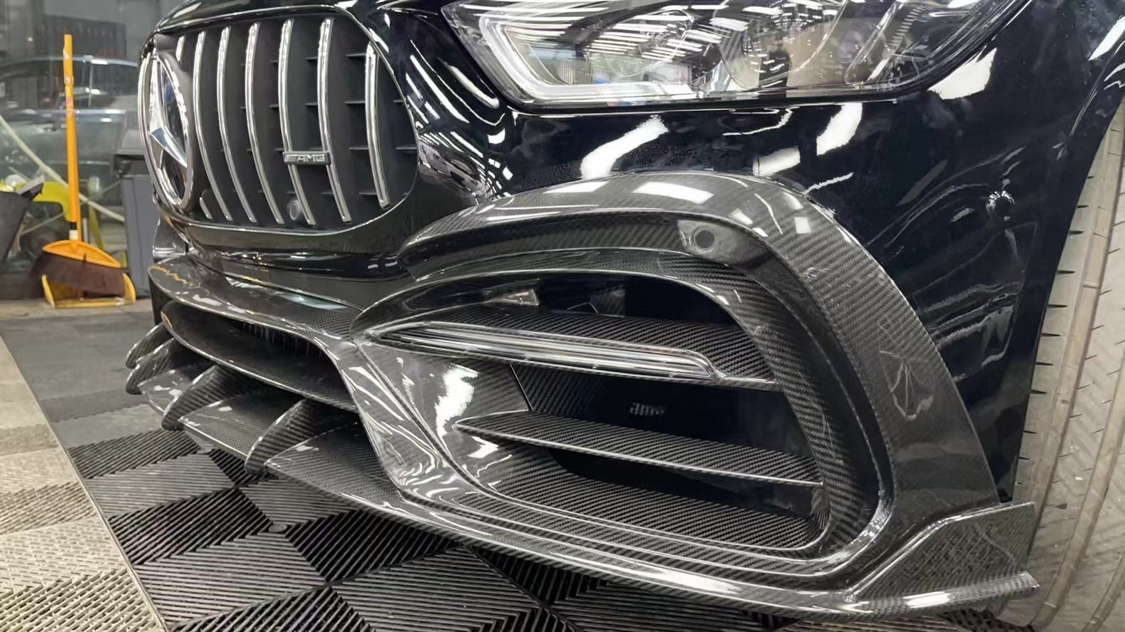 Carbon Fiber TC Style Aerodynamic BodyKit - Mercedes GT63.