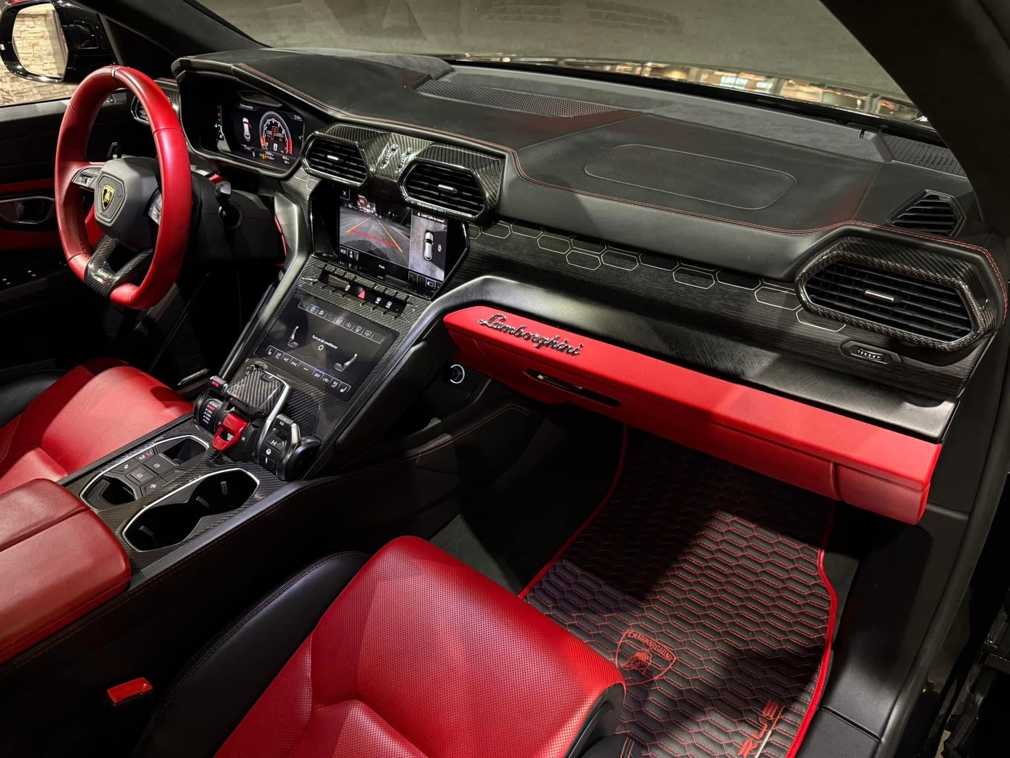 Carbon Fiber Interior Trim Kit - Lamborghini Urus