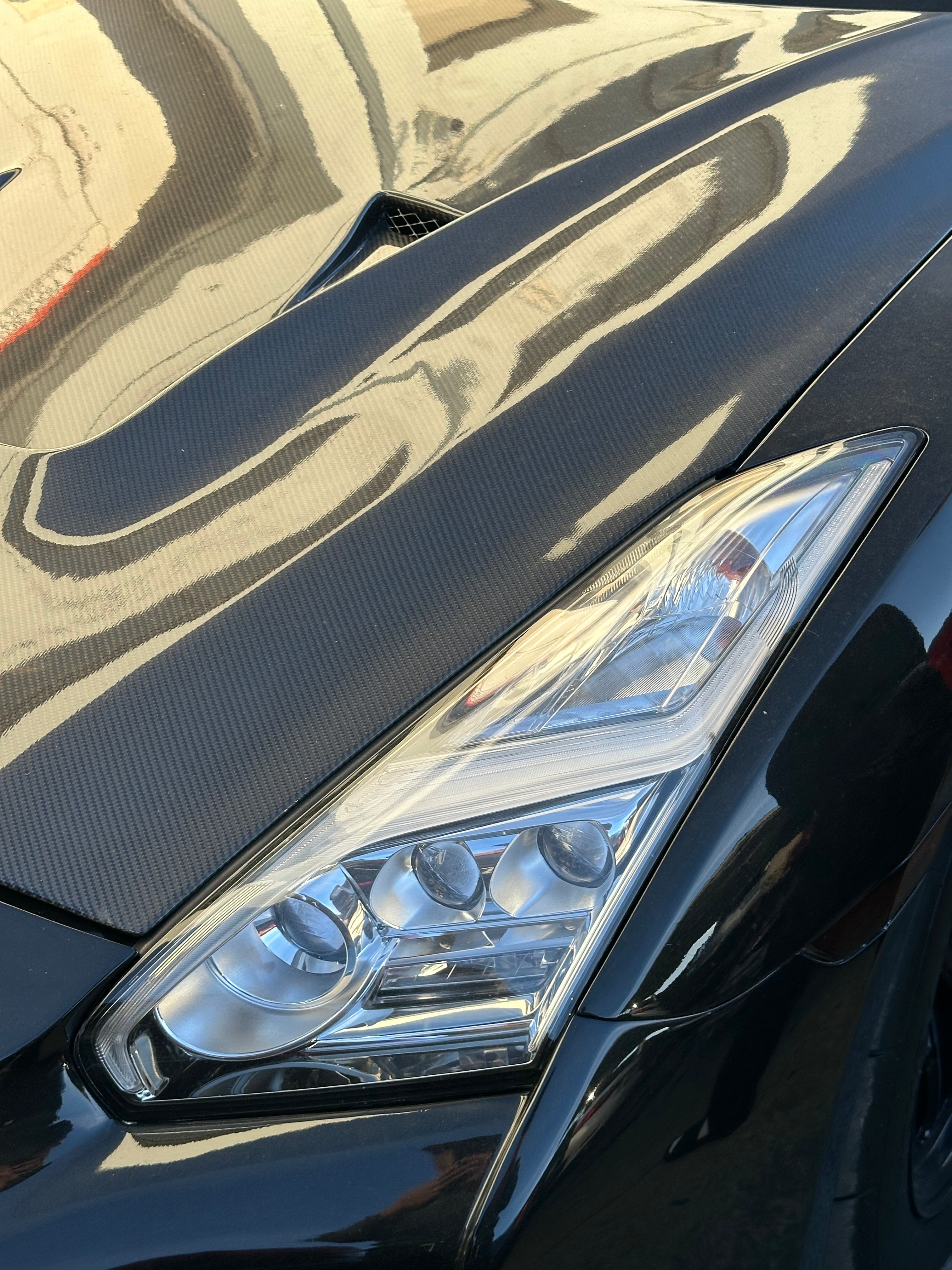 VRS Style Carbon Fiber Front Fender Set - Nissan GTR R35.