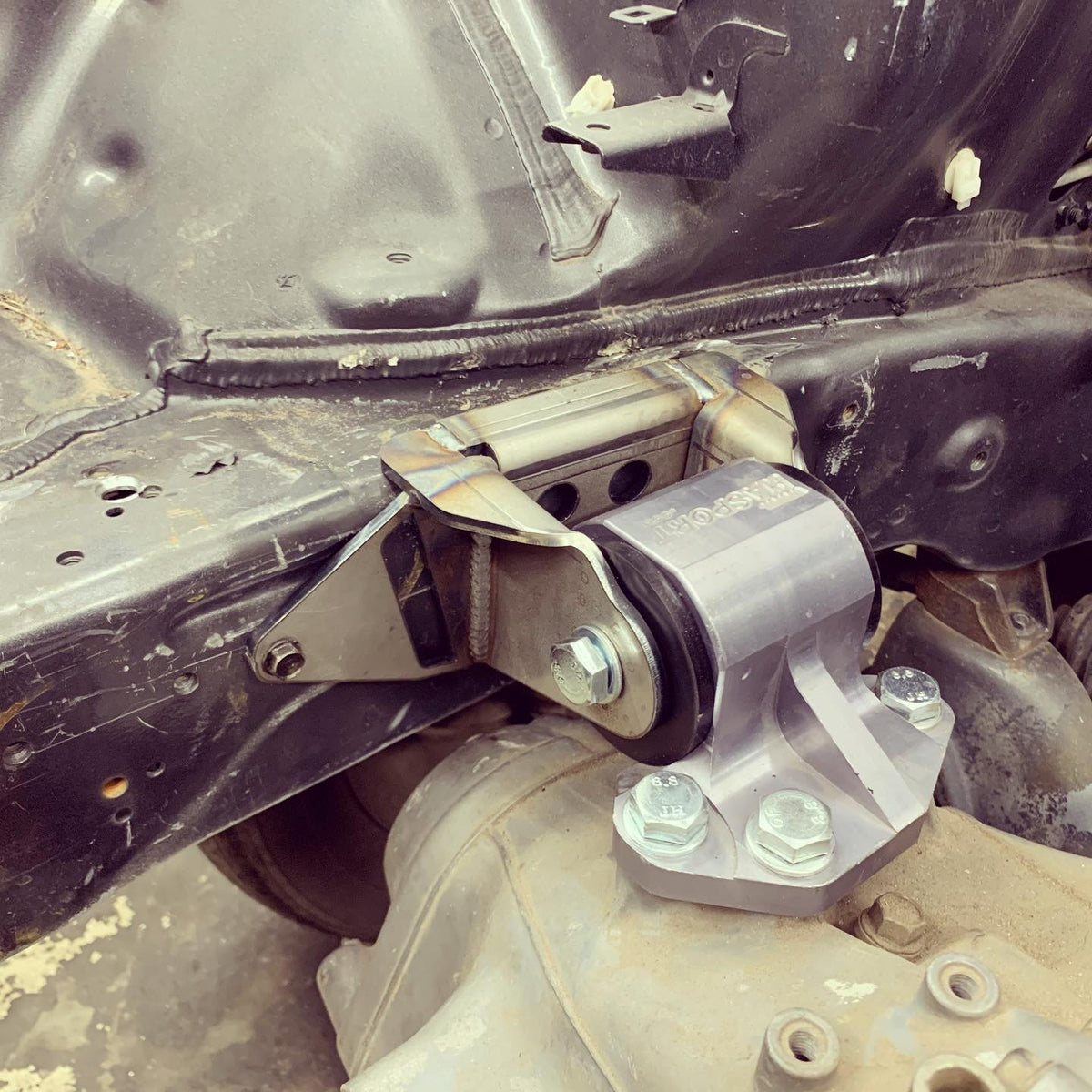 Hasport EGRHB Weld in bracket for B and D-series manual transmission