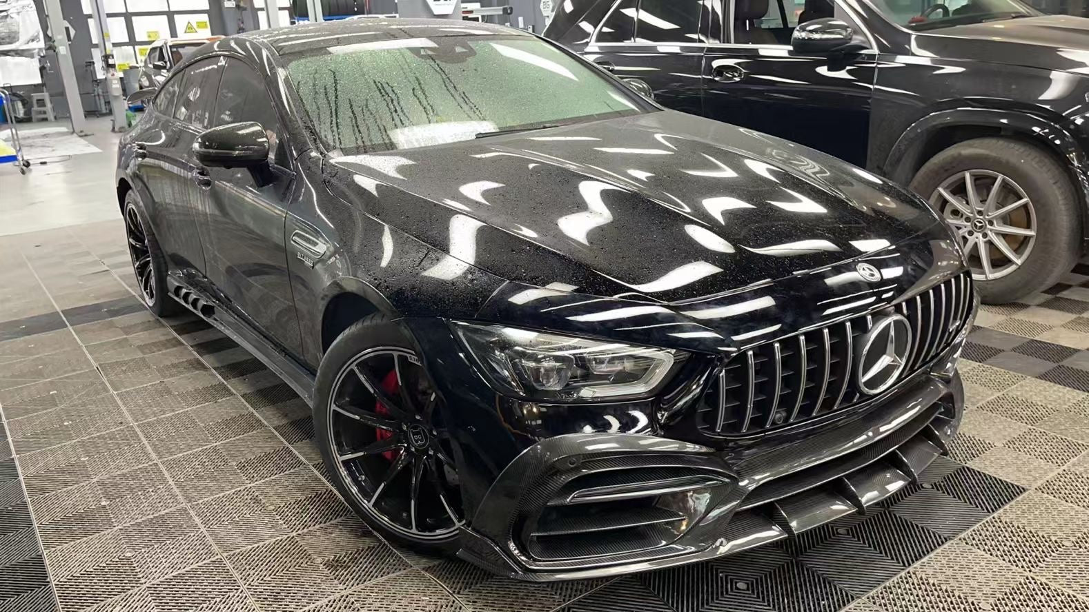Carbon Fiber TC Style Aerodynamic BodyKit - Mercedes GT63.