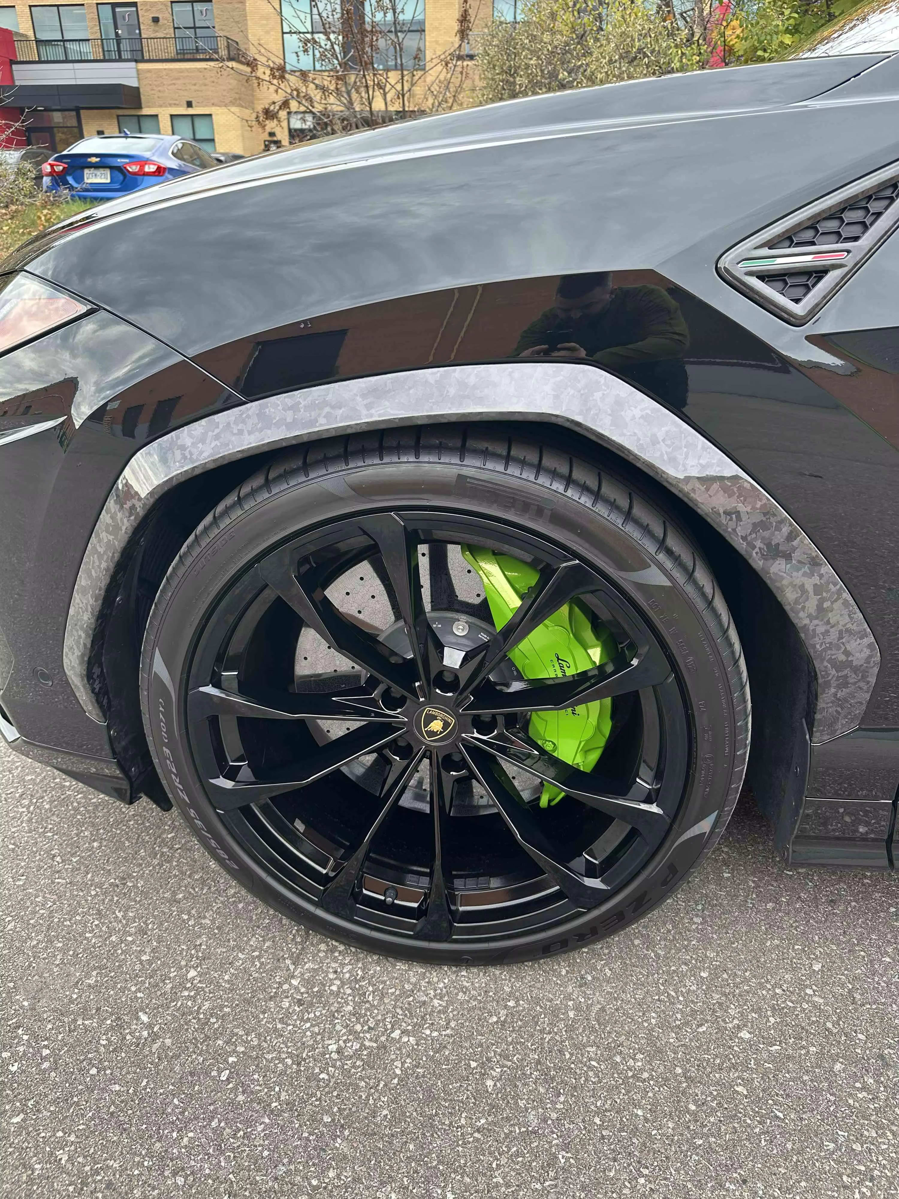 Carbon Fiber Fender Flare Trim - Lamborghini Urus