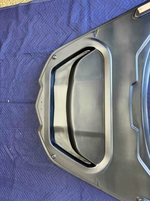 V2 VentedCarbon Fiber Hood - Corvette C8.