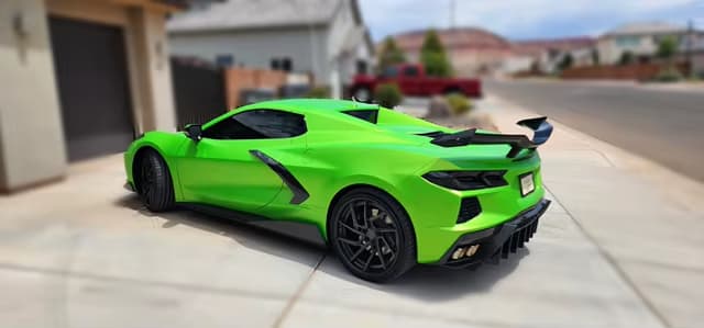 Carbon Fiber Side Skirts - Chevrolet Corvette C8.