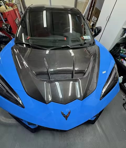 Vented Carbon Fiber Hood V3 - Corvette C8.