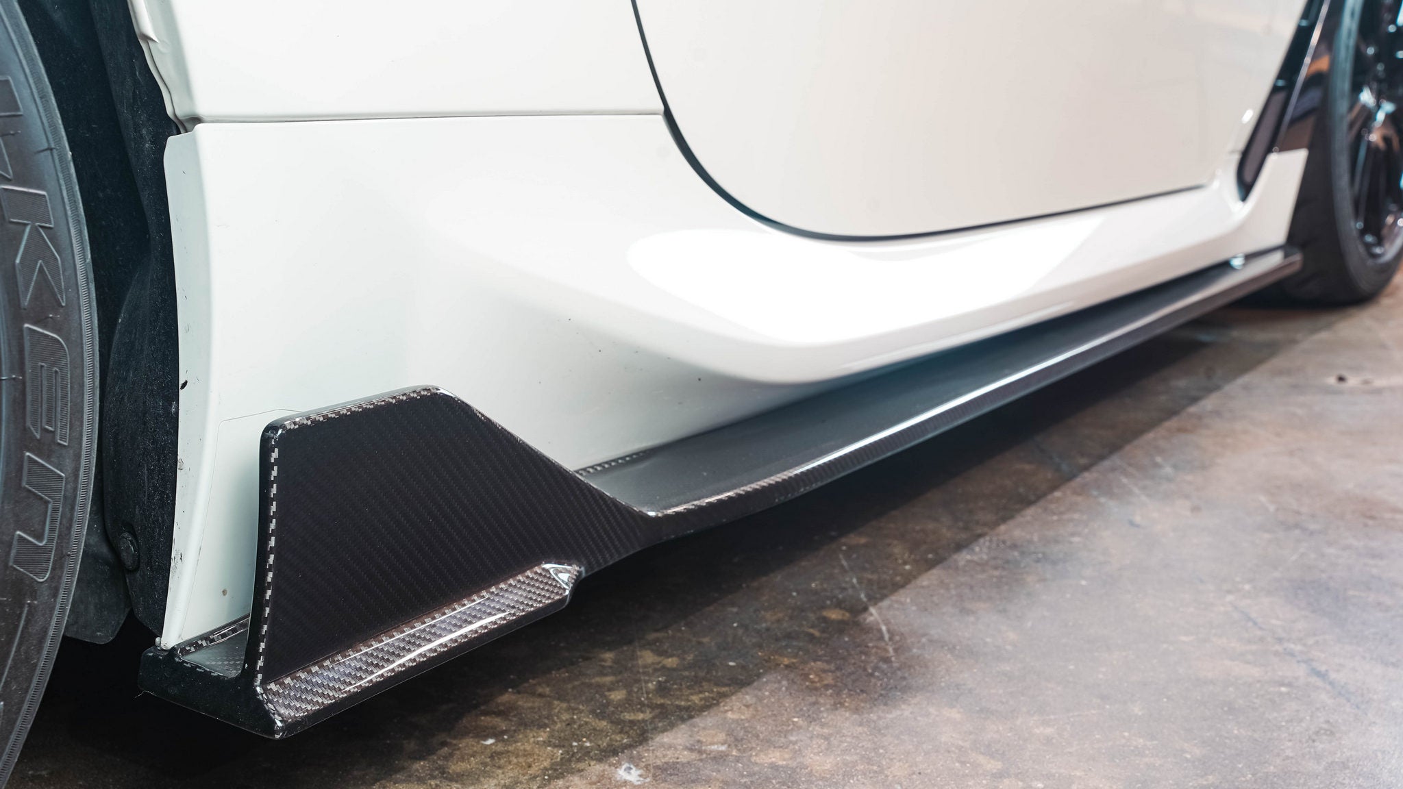 apr-performance-carbon-fiber-side-rocker-extensions-toyota-gr86-subaru-brz-2022-2022
