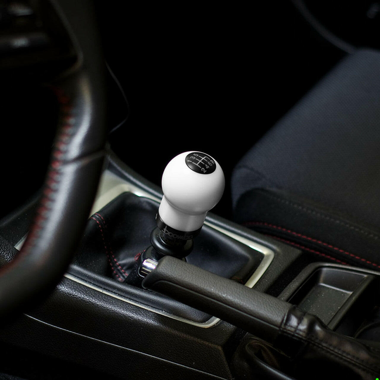SUBARU 270G SHIFT KNOB WHITE.