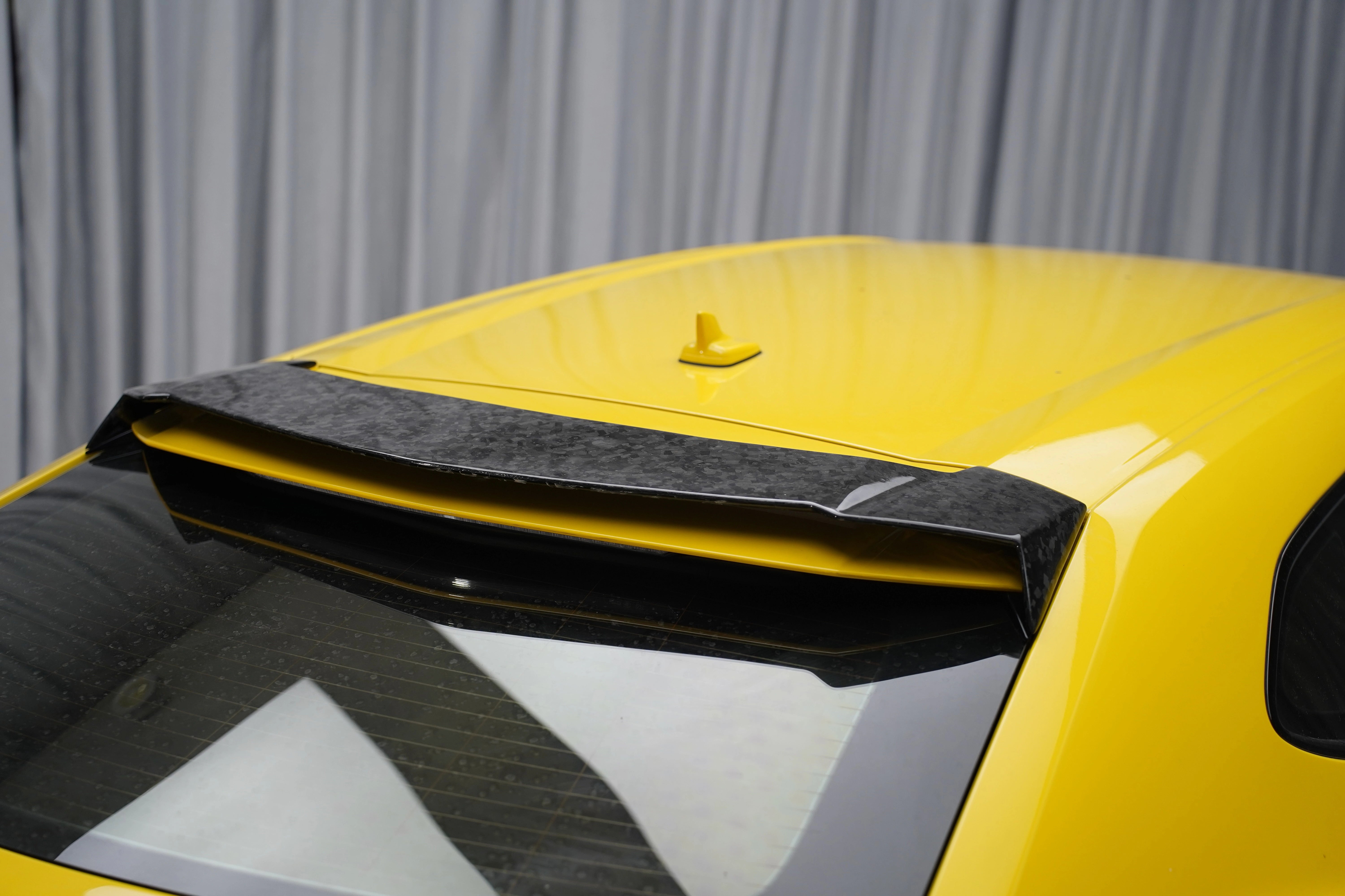 Dry Carbon Fiber Rear Roof Spoiler - Lamborghini Urus