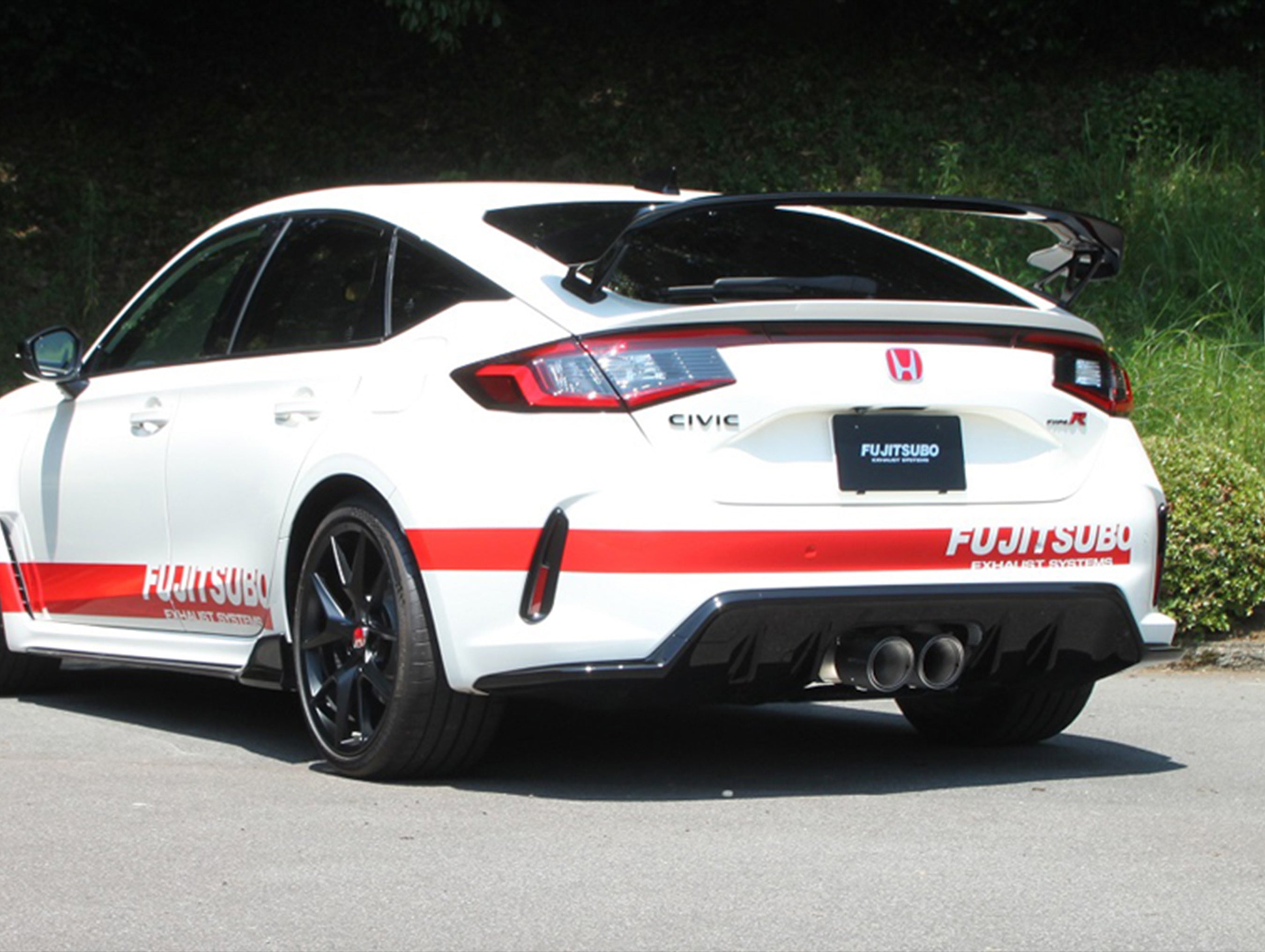 fujitsubo-authorized-rm-c-titanium-exhaust-carbon-tips-23-civic-type-r-fl5-sbx1