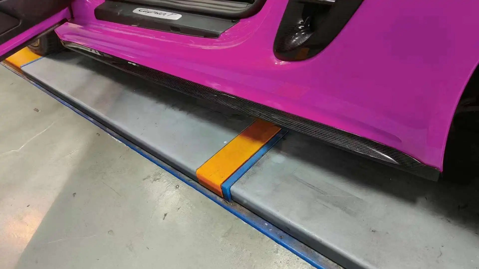 Pre-preg Carbon Fiber Side Skirt - Porsche 718 Cayman / Boxster / GTS / GT4 / Spyder.