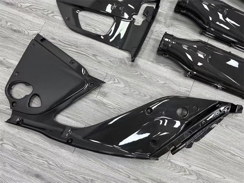 Dry Carbon Fiber Engine Interior Kit - Ferrari 812.