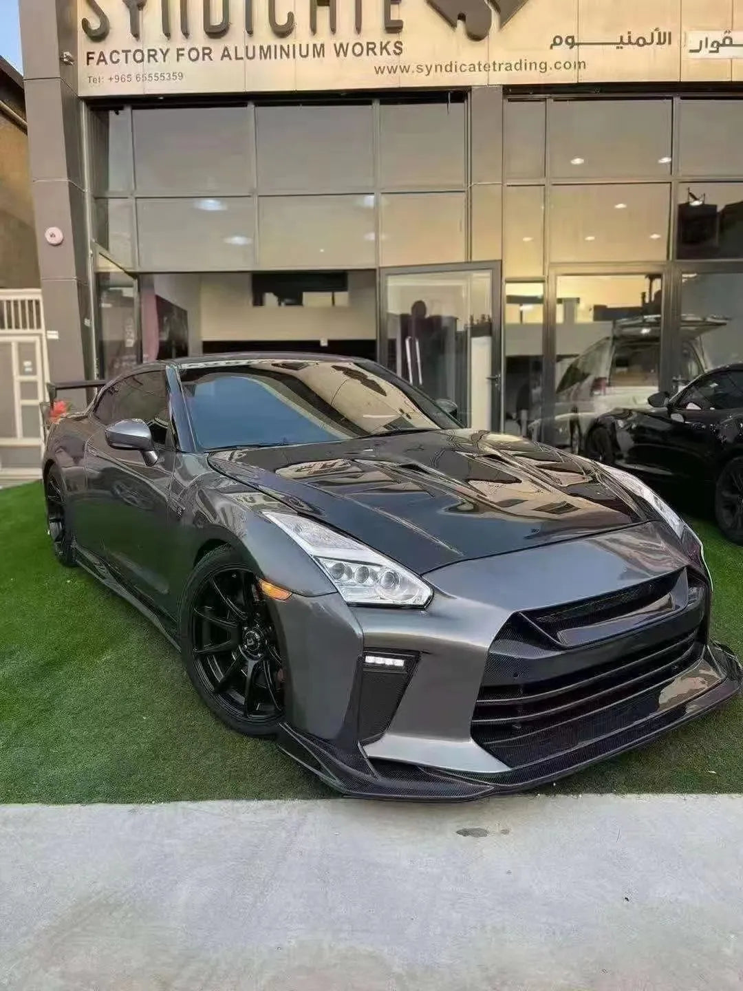 TS Style Carbon Fiber Front Bumper w/ lip - Nissan GTR R35.