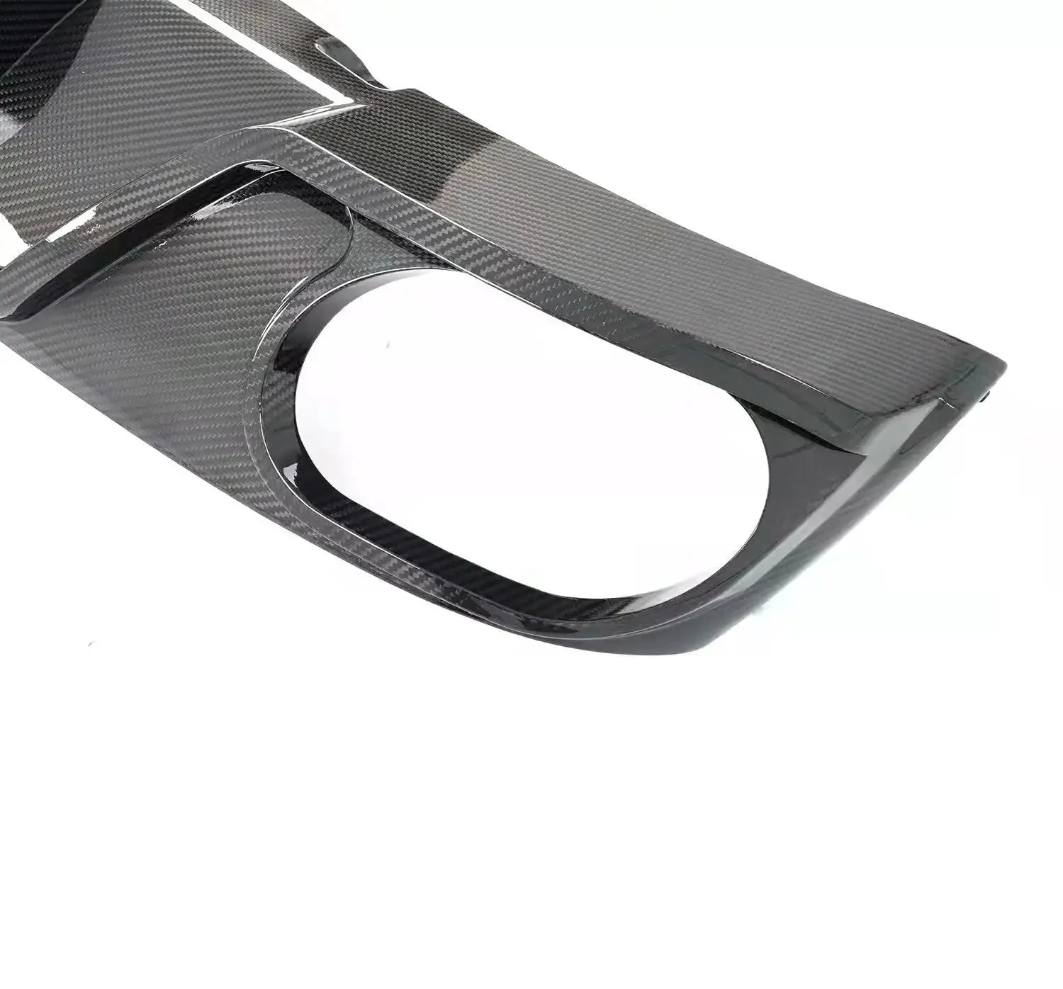Prepreg Carbon Fiber Rear Diffuser w/led - Audi Q8 2020+.