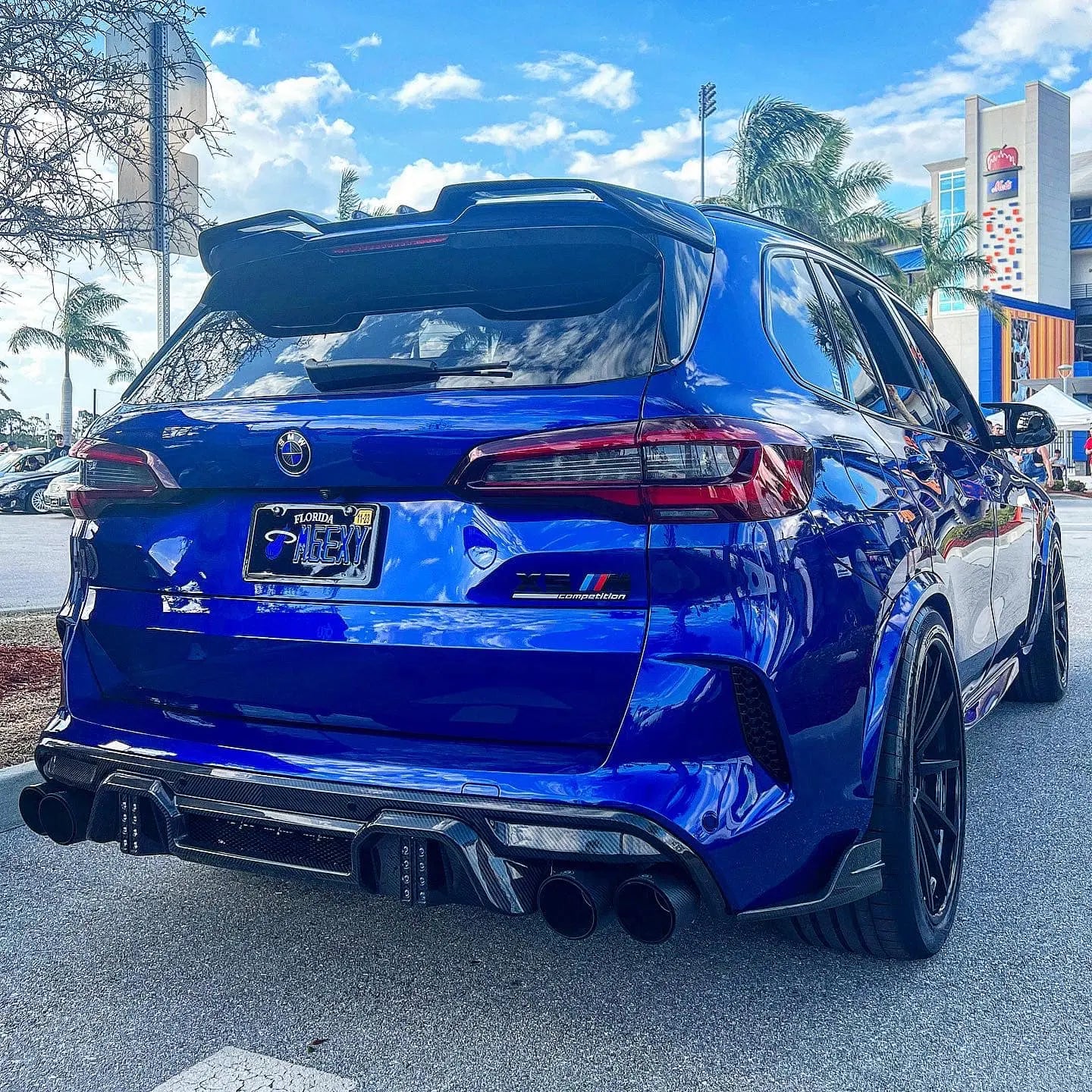 Prepreg Carbon Fiber Rear diffuser w/ LED - BMW X5M X6M.