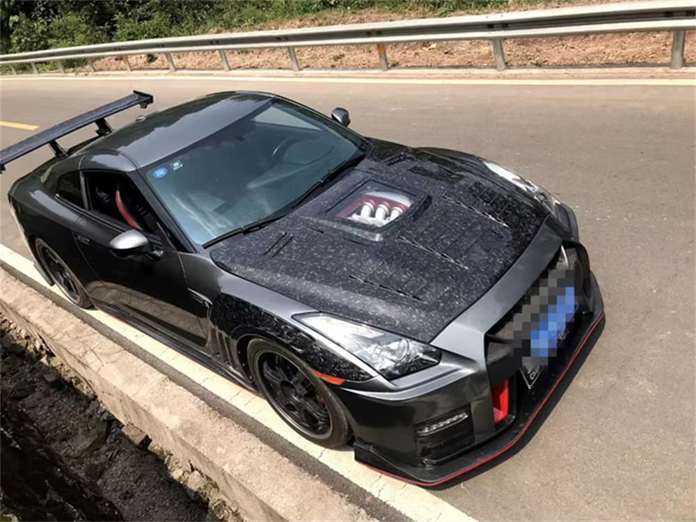 V2 Carbon Fiber Vented Hood w/ transparent window - 2008-2016 Nissan GTR R35.