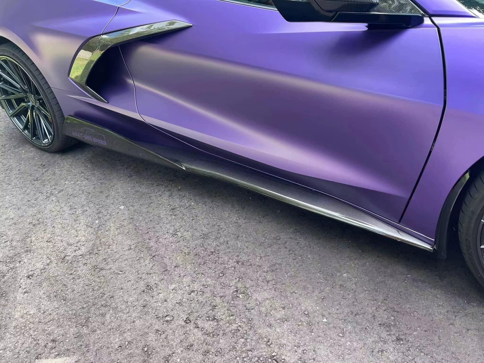 Carbon Fiber Side Skirts - Chevrolet Corvette C8.