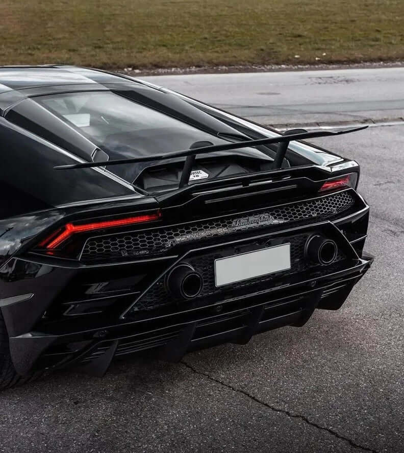 Novi Style Carbon Fiber Rear Diffuser - Huracan Evo.