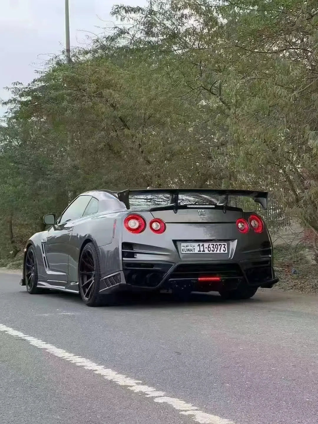 T Spec Style Carbon Fiber Rear Bumper w/ carbon Fiber Diffuser - Nissan R35 GTR.