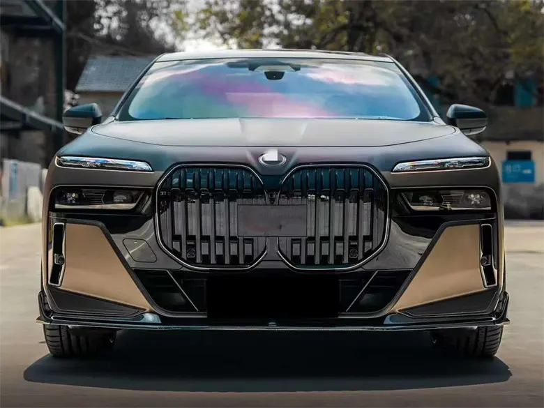 AE Style Carbon fiber front lip -  BMW 7 Series G70 2023+.