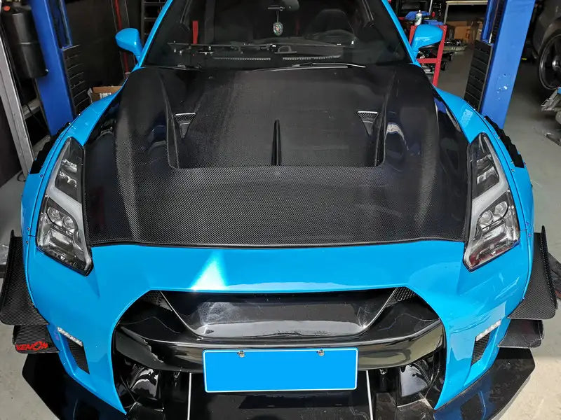 Vented Carbon Fiber Hood - Nissan GTR R35.