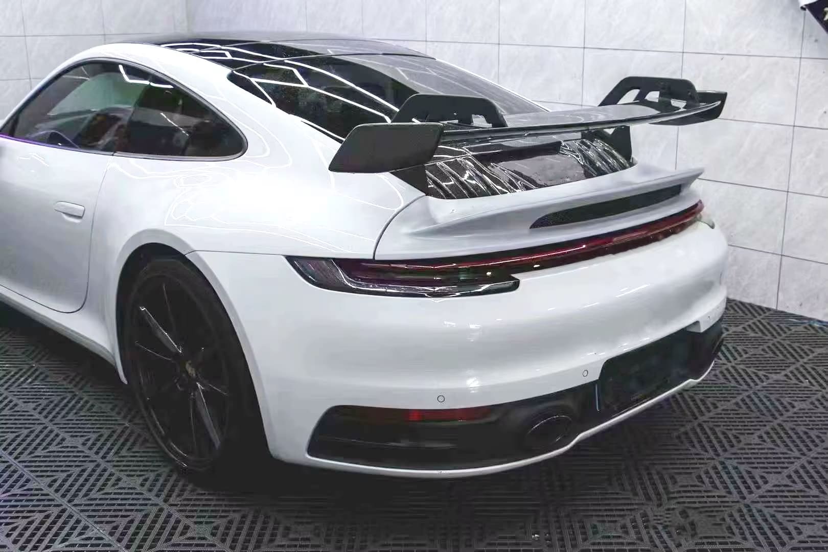GT3 Style Wing Dry Carbon Fiber - Porsche 911 992 Carrera.