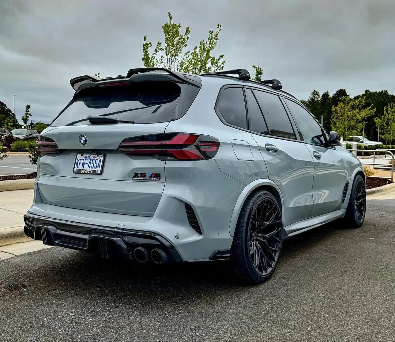 Carbon Fiber LD Style Aerodynamic BodyKit - BMW X5M F95 LCI.