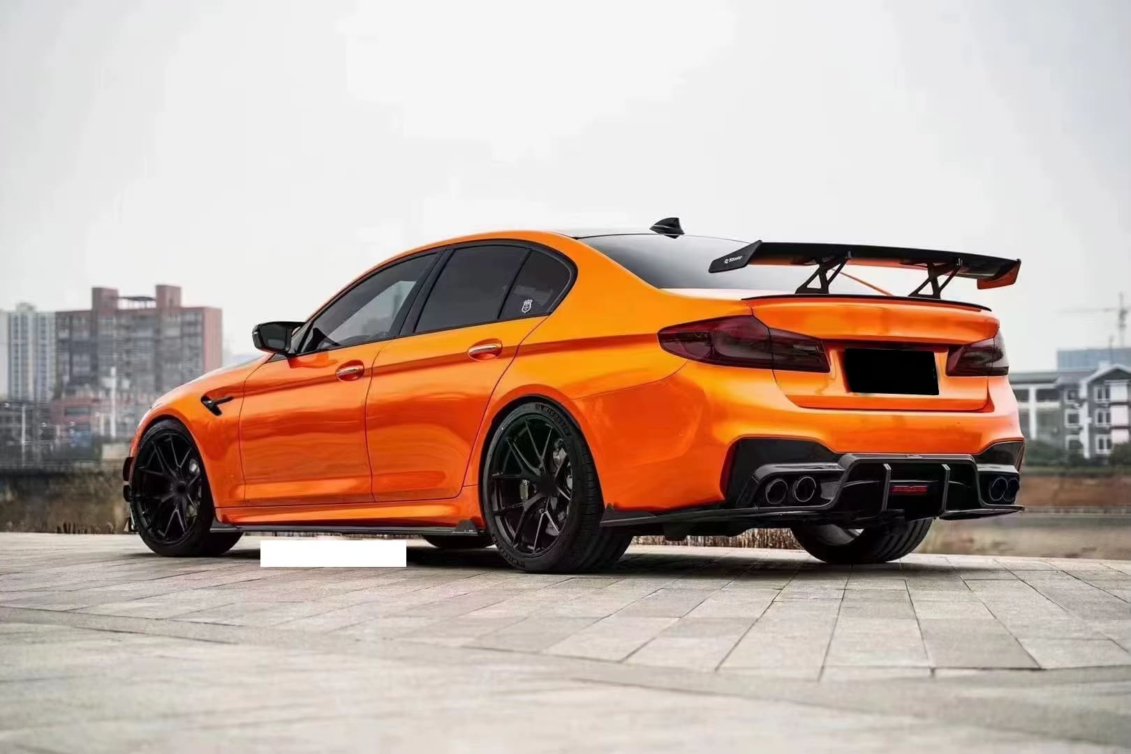 Dry Carbon Fiber Rear Diffuser W/ LED - BMW M5 F90 2018-2019.