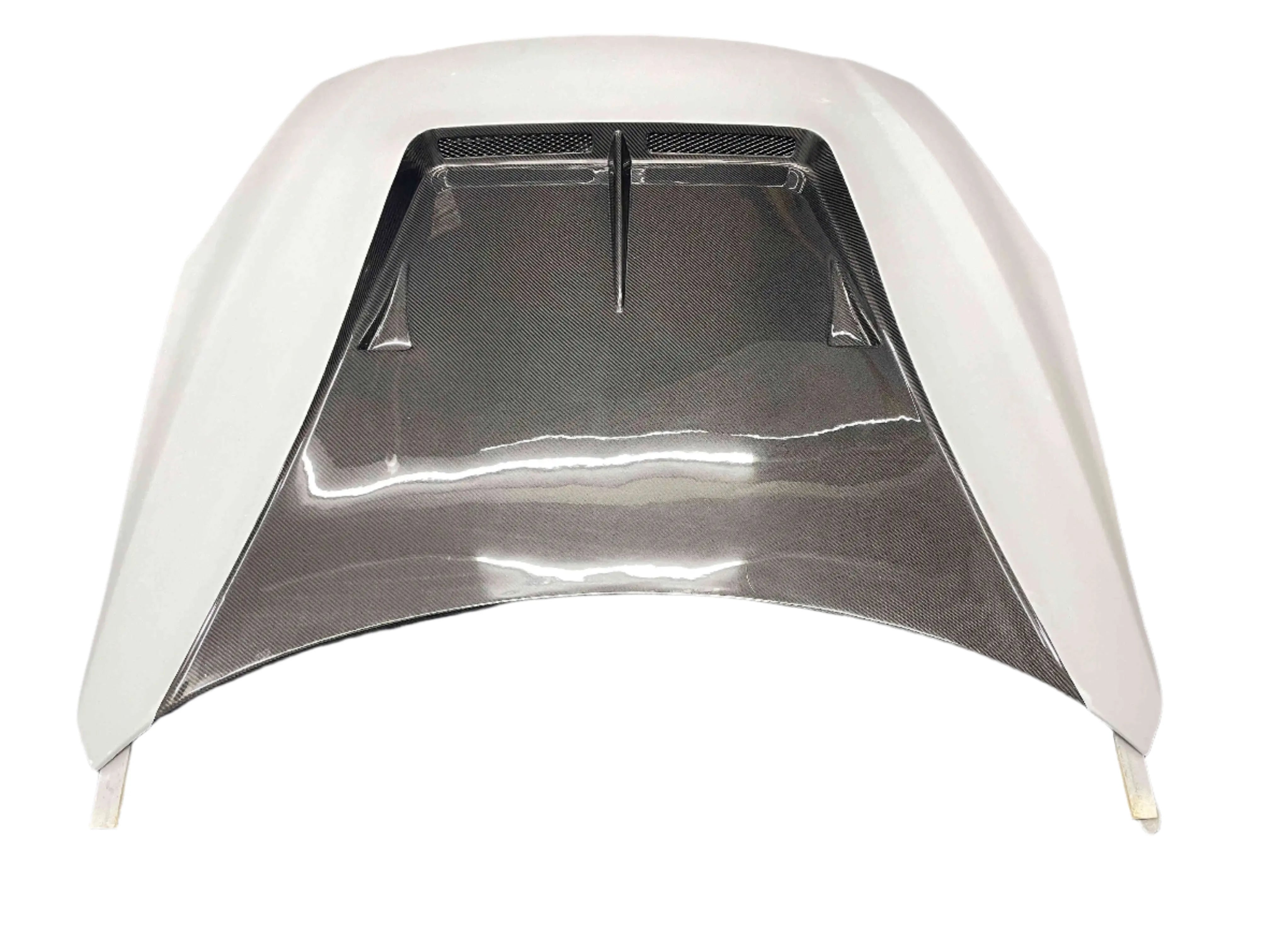 Vented Carbon Fiber Hood - Nissan GTR R35.