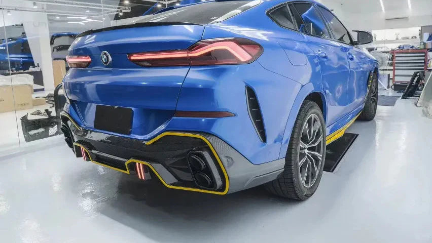 Carbon Fiber Rear Diffuser W/ LED - BMW X6 G06 M Sport.